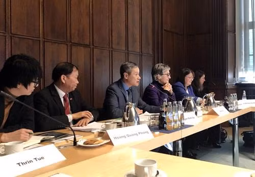 越南驻德国大使阮明武在总结会上发言。图自越通社 越南驻德国大使阮明武在总结会上发言。图自越通社