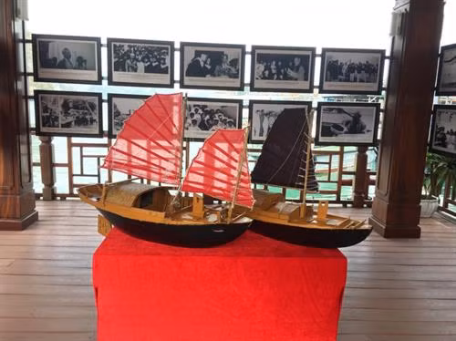 今与昔--下龙湾遗产专题展。图自https://vietnamplus.vn