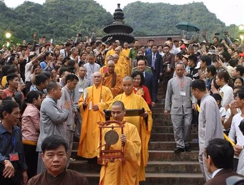 香迹寺庙会正式开庙。图自越通社 香迹寺庙会正式开庙。图自越通社