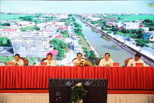 政府副总理、国家目标计划中央指导委员会主任王廷惠出席会议。图自越通社 政府副总理、国家目标计划中央指导委员会主任王廷惠出席会议。图自越通社
