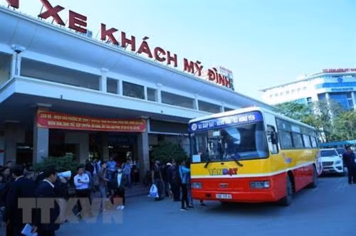 “春节班车”活动送数千名大学生回家过年。（图片来源：越通社）