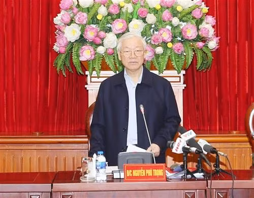 越共中央总书记、国家主席阮富仲在会议上发言。图自越通社 越共中央总书记、国家主席阮富仲在会议上发言。图自越通社