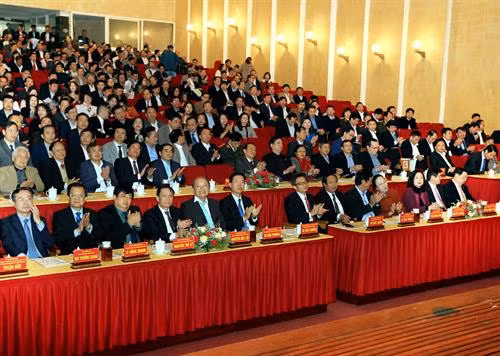 参会代表。图自越通社