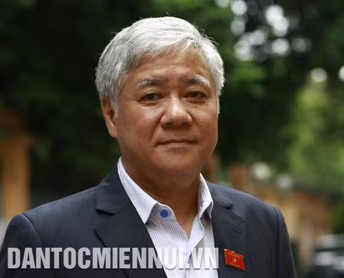 民族委员会主任杜文战。记者 黎英 摄 民族委员会主任杜文战。记者 黎英 摄