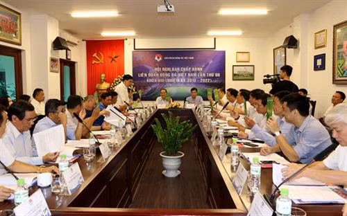 越南足联第八届执行委员会第六次会议场景。图自越通社 越南足联第八届执行委员会第六次会议场景。图自越通社