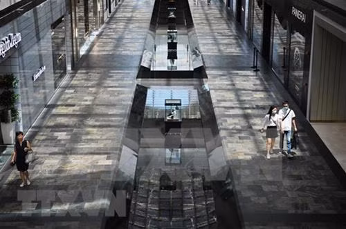 资料图:新加坡一个购物中心场景。图自越通社 资料图:新加坡一个购物中心场景。图自越通社