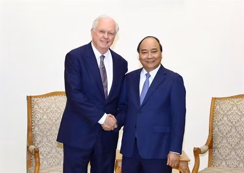 政府总理阮春福会见美国哈佛大学教授托马斯·瓦列利 。越通社记者 统一 摄