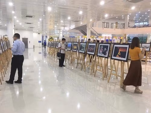 越南风土人情图片展在国际新闻中心举行。（图片来源：越通社）