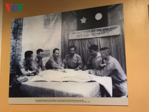 展会上展示的图片。(图片来源:VOV) 展会上展示的图片。(图片来源:VOV)