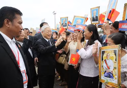 阮富仲总书记启程回国。（图片来源：越通社）