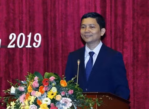 裴日光同志在任命书颁发仪式上发言。图自越通社 裴日光同志在任命书颁发仪式上发言。图自越通社