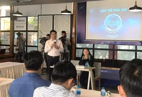 西贡创业创新中心首席执行官黄金雀发表讲话。(图片来源:http://thoibaotaichinhvietnam.vn) 西贡创业创新中心首席执行官黄金雀发表讲话。(图片来源:http://thoibaotaichinhvietnam.vn)