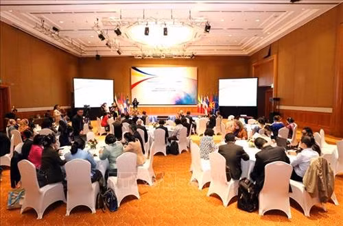 对话会场景。图自越通社 对话会场景。图自越通社