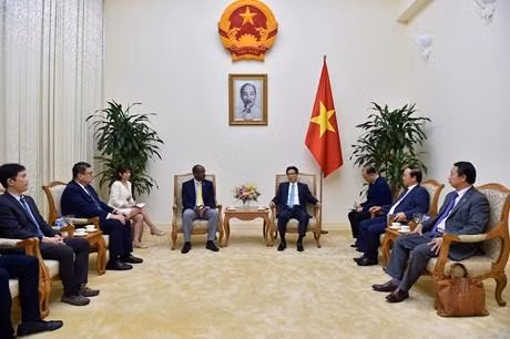 越南政府副总理武德儋会见塞舌尔副总统文森特·梅里顿(Vincent Meriton)。图自越南政府电子门户网占 越南政府副总理武德儋会见塞舌尔副总统文森特·梅里顿(Vincent Meriton)。图自越南政府电子门户网占