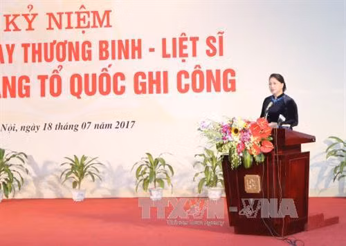 国会主席阮氏金银在仪式上发表讲话。(图片来源:越通社) 国会主席阮氏金银在仪式上发表讲话。(图片来源:越通社)