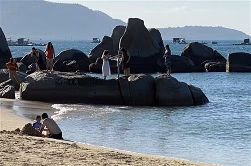 海滨旅游区在获准开门迎客后已吸引大量游客前来参观旅游。图自互联网 海滨旅游区在获准开门迎客后已吸引大量游客前来参观旅游。图自互联网