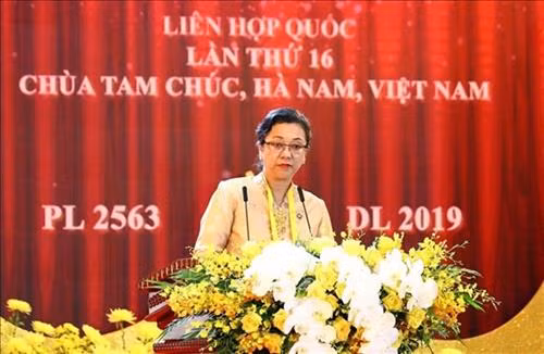 联合国副秘书长兼联合国亚太经济社会委员会执行秘书阿尔米达·萨尔西娅·阿里沙赫巴纳发表讲话。图自越通社 联合国副秘书长兼联合国亚太经济社会委员会执行秘书阿尔米达·萨尔西娅·阿里沙赫巴纳发表讲话。图自越通社
