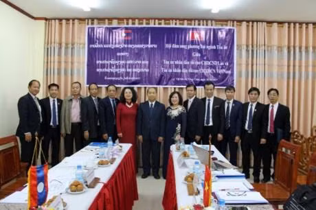 各位代表合影留念。(图片来源:因特网) 各位代表合影留念。(图片来源:因特网)