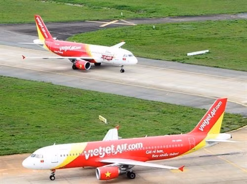 越南各家航空公司因台风娜克莉继续调整部分航班执行计划。图自越通社 越南各家航空公司因台风娜克莉继续调整部分航班执行计划。图自越通社