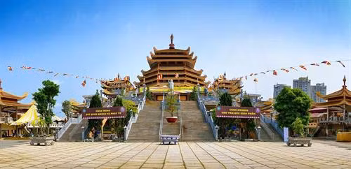 明登光佛学院。(图片来源:因特网) 明登光佛学院。(图片来源:因特网)