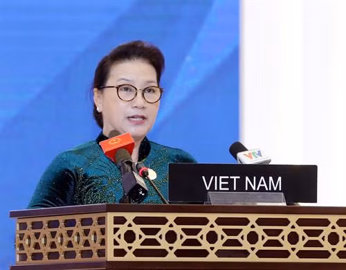 阮氏金银在各国议会联盟第140届大会全体会议上发言。图自越通社 阮氏金银在各国议会联盟第140届大会全体会议上发言。图自越通社
