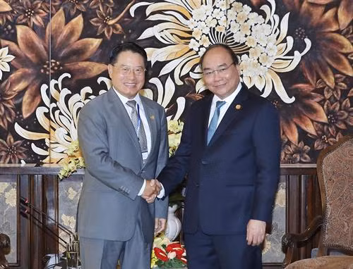 越南政府总理阮春福与联合国工业发展组织(UNIDO)总干事李勇。 越通社记者 统一 摄 越南政府总理阮春福与联合国工业发展组织(UNIDO)总干事李勇。 越通社记者 统一 摄