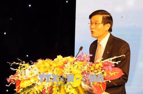 段明训发表讲话。（图片来源：越通社）