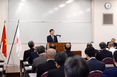越南最高人民检察院检察长黎明智发表讲话。 图自越通社