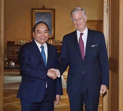 政府总理阮春福会见比利时国王菲利普。(图片来源:越通社) 政府总理阮春福会见比利时国王菲利普。(图片来源:越通社)