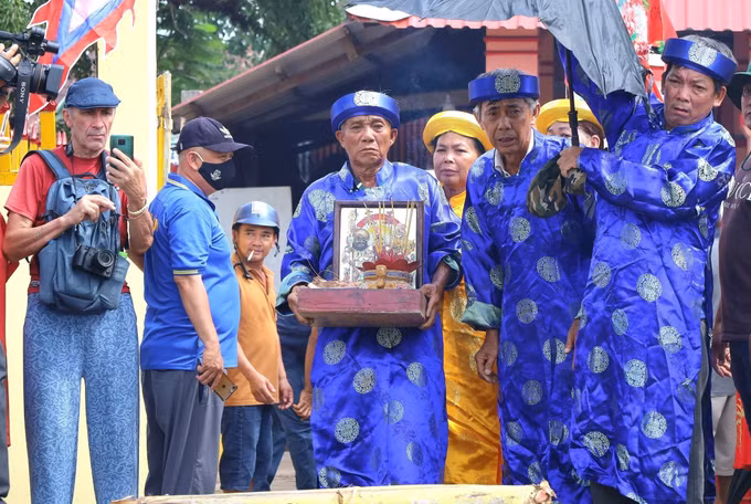3-dat nuoc qua anh-le hoi Tong on-anh tuyet.jpg