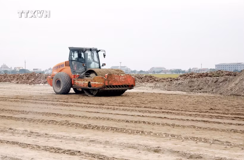 宁平-海防高速公路正在施工。越通社