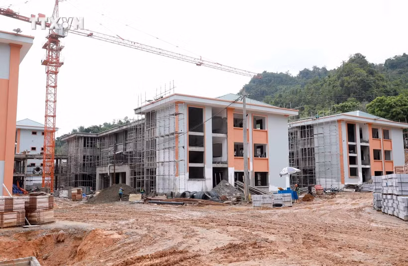 8月30日前必须完成陆地边境乡100所中小学寄宿制学校建设。图自越通社