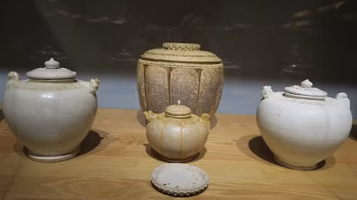 跨越2000多年发展史的釉陶器展会即将亮相 推崇越南陶瓷的艺术价值