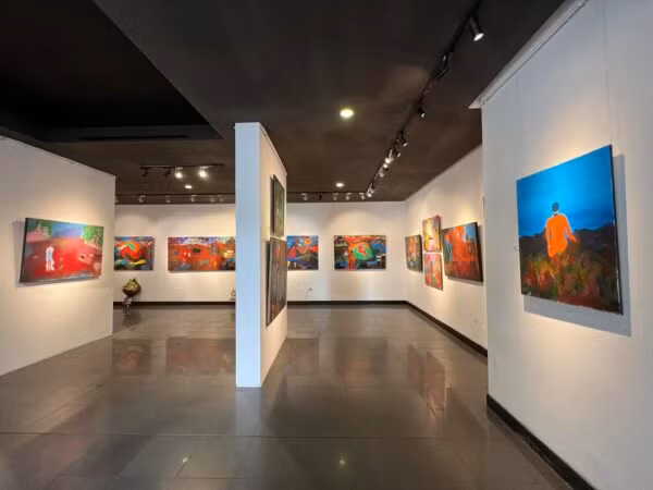 “秋飞”画展：放缓秋天脚步 保留秋天情绪的画展