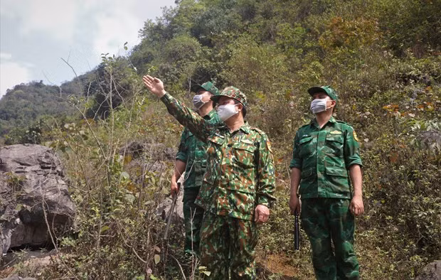 加强非法出入境热点地区的检查与管控措施