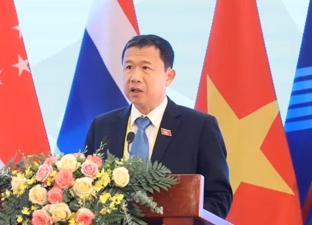 越南出席法语国家议会联盟委员会会议