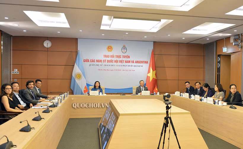 越南国会代表与阿根廷议会议员就妇女权益举行在线座谈会