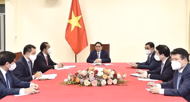 越南政府总理范明政与比利时总理德克鲁举行电话会谈