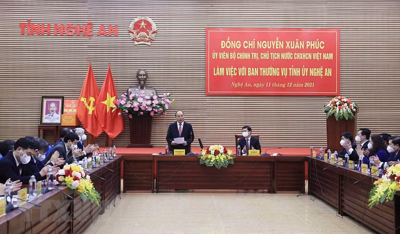 越南国家主席阮春福莅临乂安省调研指导工作