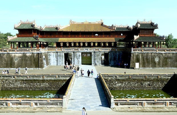 顺化皇城是到访游客优先选择的旅游景点之一。图自越通社 努力保护和弘扬顺化古都文化遗产 ảnh 1