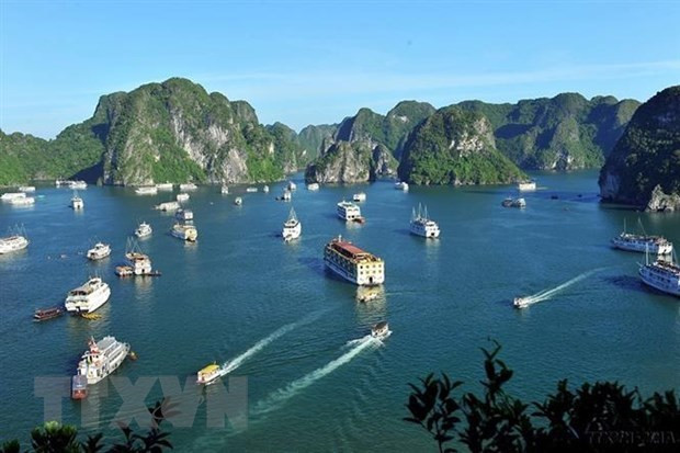 越南广宁省下龙湾美景。图自越通社 英国媒体预测越南旅游产业后疫情时代将迎爆发式增长 ảnh 1