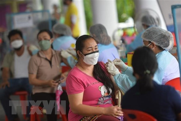 泰国加快接种速度。图自新华社/越通社 东南亚各国新冠肺炎疫情最新动态 ảnh 1