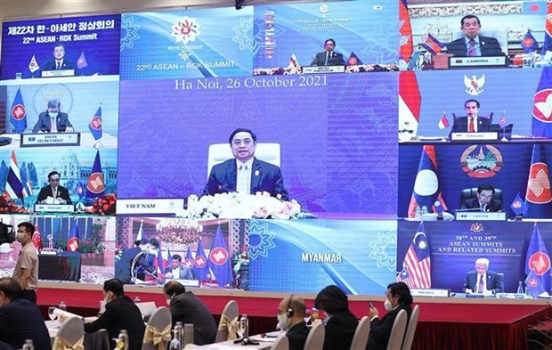 范明政和各国代表以视频形式出席会议。图自越通社 范明政总理:越南承诺在担任东盟—韩国关系协调国期间取得丰硕成果 ảnh 1