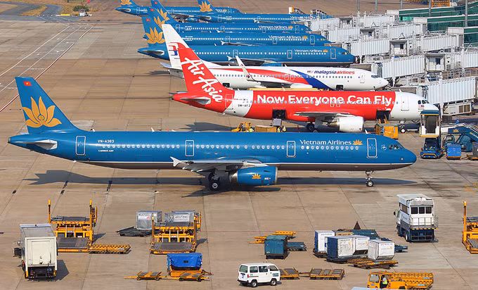 越南建设符合国家基础设施发展规划的机场和航空港系统 ảnh 1