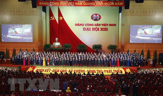 越共第十三届中央委员亮相仪式。图自越通社 越共十三大的成功开启越南发展新篇章 ảnh 1