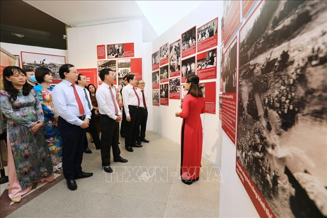 “越南——独立自强”专题展今日开展。图自越通社 “越南——独立自强”专题展今日开展 ảnh 2