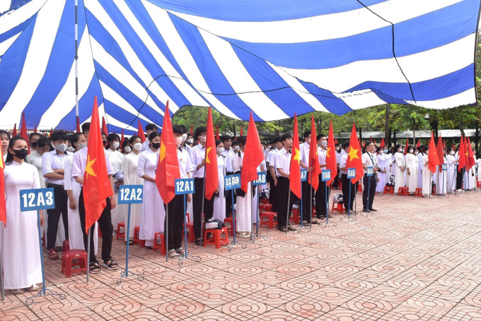 得乐省邦美蜀市黎笋高中师生2023-2024新学年开学典礼 越南各地少数民族学生兴高采烈迎来新学年 ảnh 4