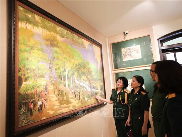“与长山共存”画展 图自越通社 “与长山共存”画展重温豪迈历史篇章 ảnh 1