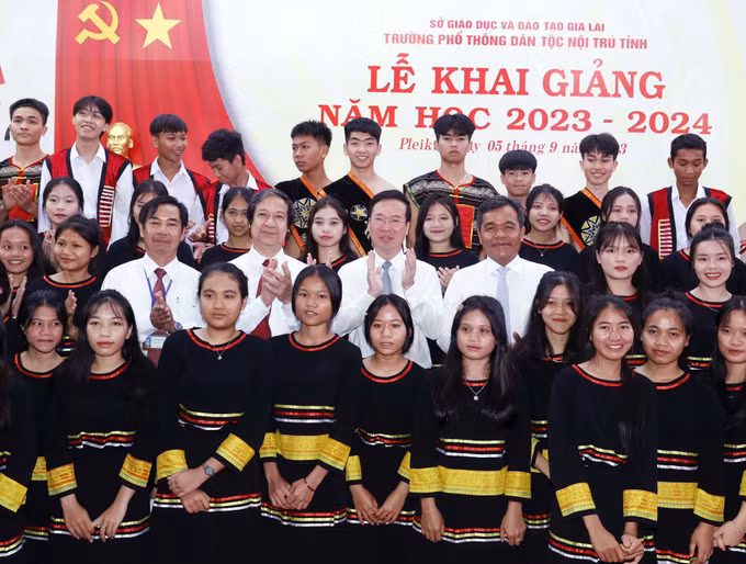 党和国家领导人开展的系列活动 ảnh 3