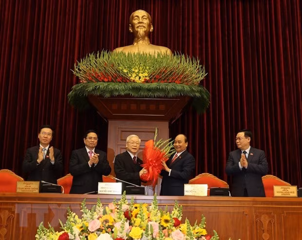 阮富仲同志连任越共中央委员会总书记 ảnh 1